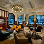 Kempinski Palace Hotel *