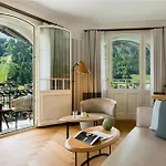 Kempinski Palace
