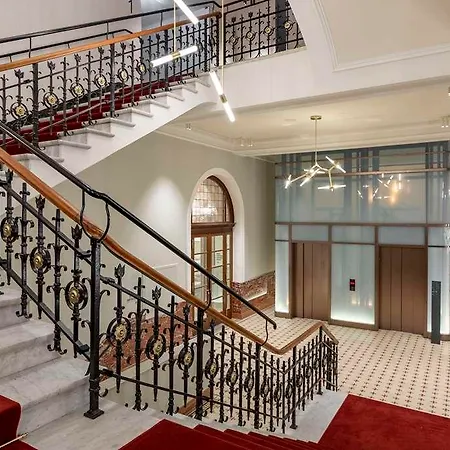 Kempinski Palace Hotel