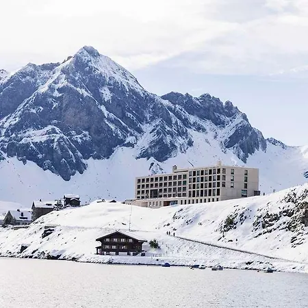 Kempinski Palace Hotel