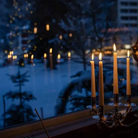 Kempinski Palace *