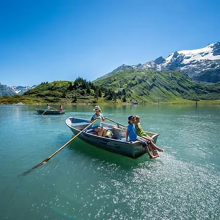 Kempinski Palace Hotel *