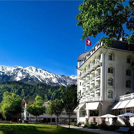 Kempinski Palace Hotel *