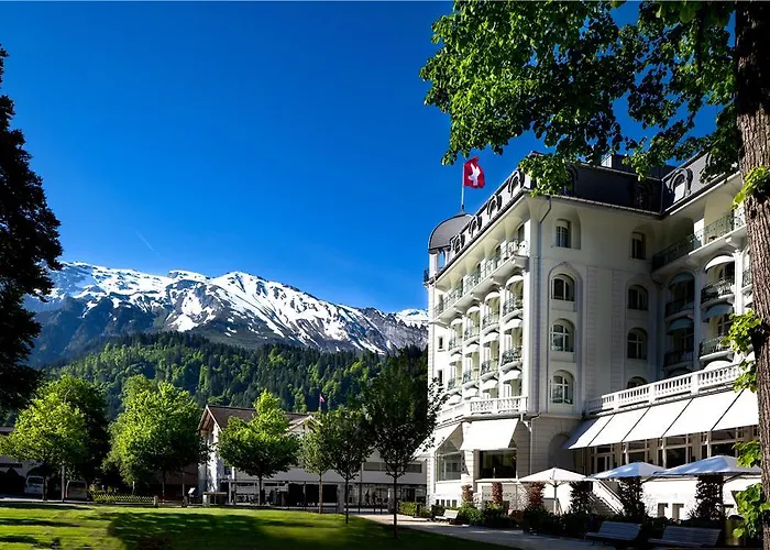 Kempinski Palace Hotel *